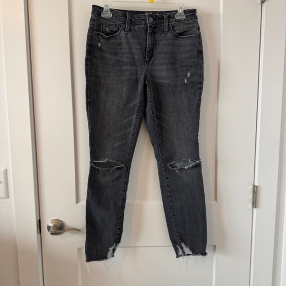 Universal Thread Black Skinny Jeans - Picture 2 of 9